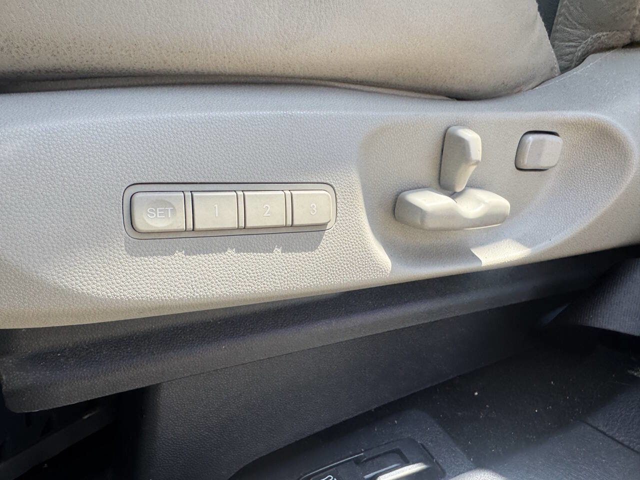 Used 2012 MAZDA CX-9 Grand Touring w/ Moonroof & Bose Audio Pkg FWD image 32