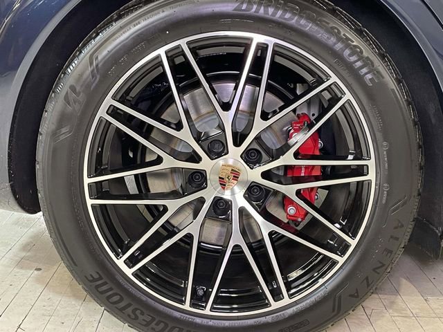 New 2026 Porsche Cayenne GTS image 15
