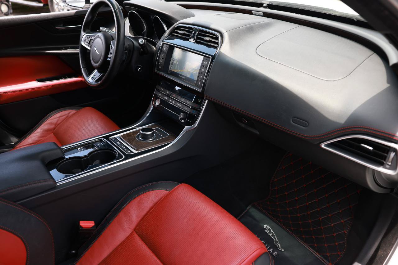 Used 2017 Jaguar XE R-Sport RWD image 18