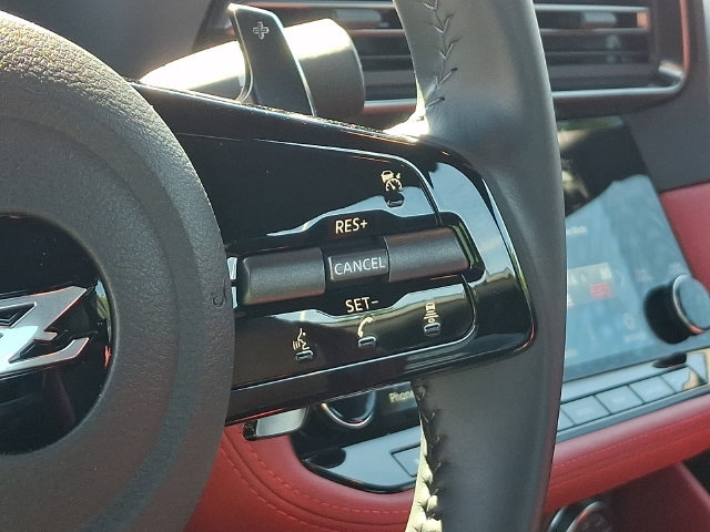 Used 2023 Nissan Z w/ Floor Mat Package (L93) RWD image 7