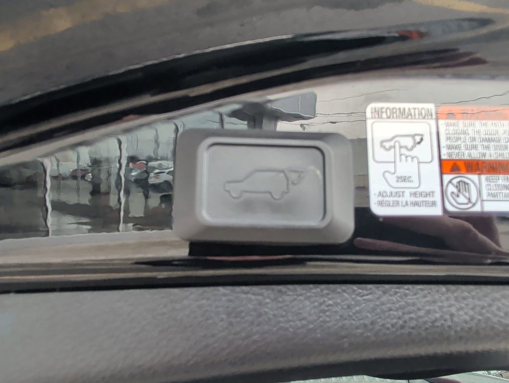 Used 2018 Toyota RAV4 Limited w/ All Weather Liner Package image 22