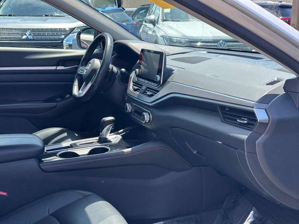 Used 2024 Nissan Altima 2.5 SR FWD image 14