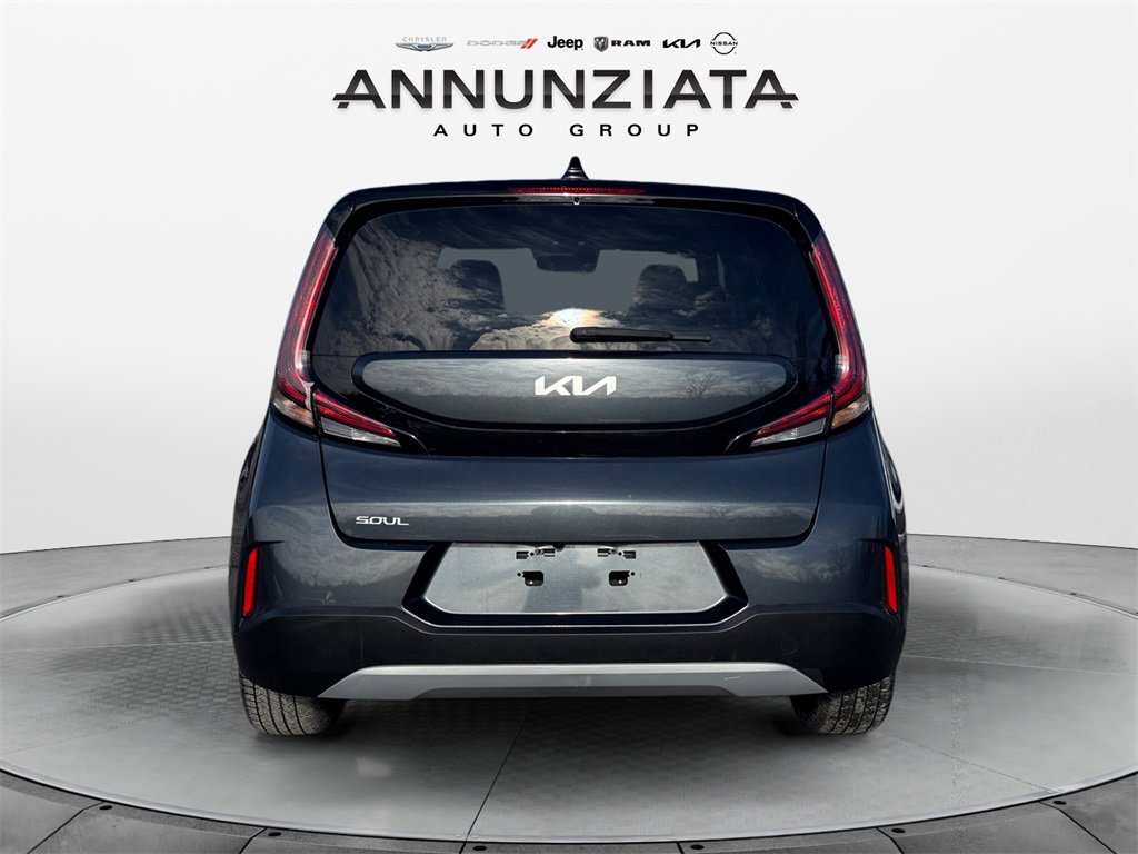 Certified 2023 Kia Soul LX image 4
