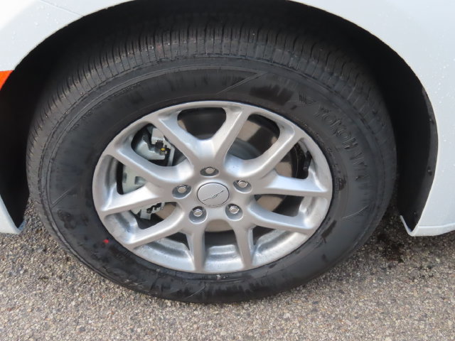 New 2027 Chrysler Pacifica LX FWD image 15
