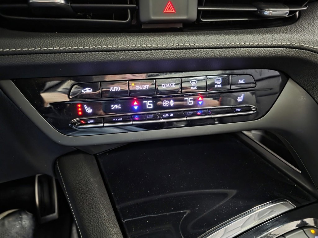 Used 2022 Buick Envision Essence w/ Technology Package II image 19