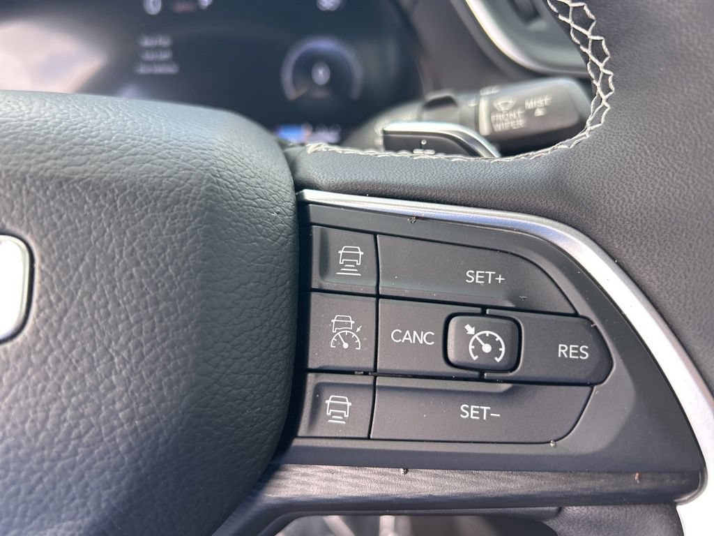 Used 2025 Jeep Grand Cherokee L Altitude RWD image 47