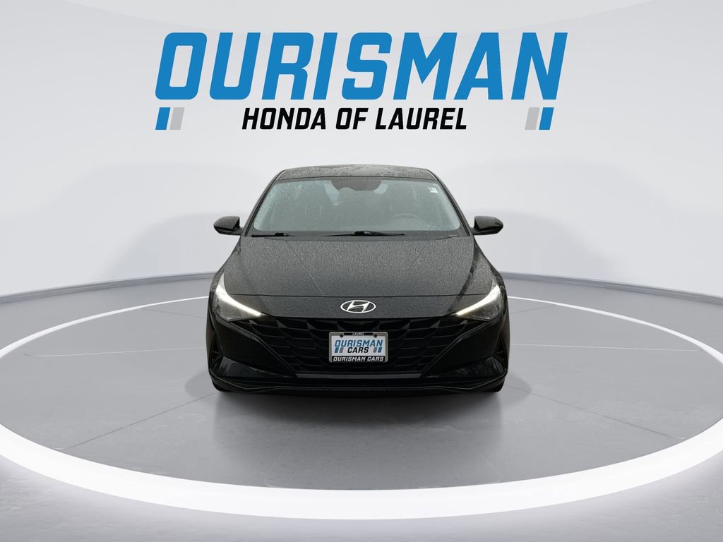 Used 2023 Hyundai Elantra Blue image 3