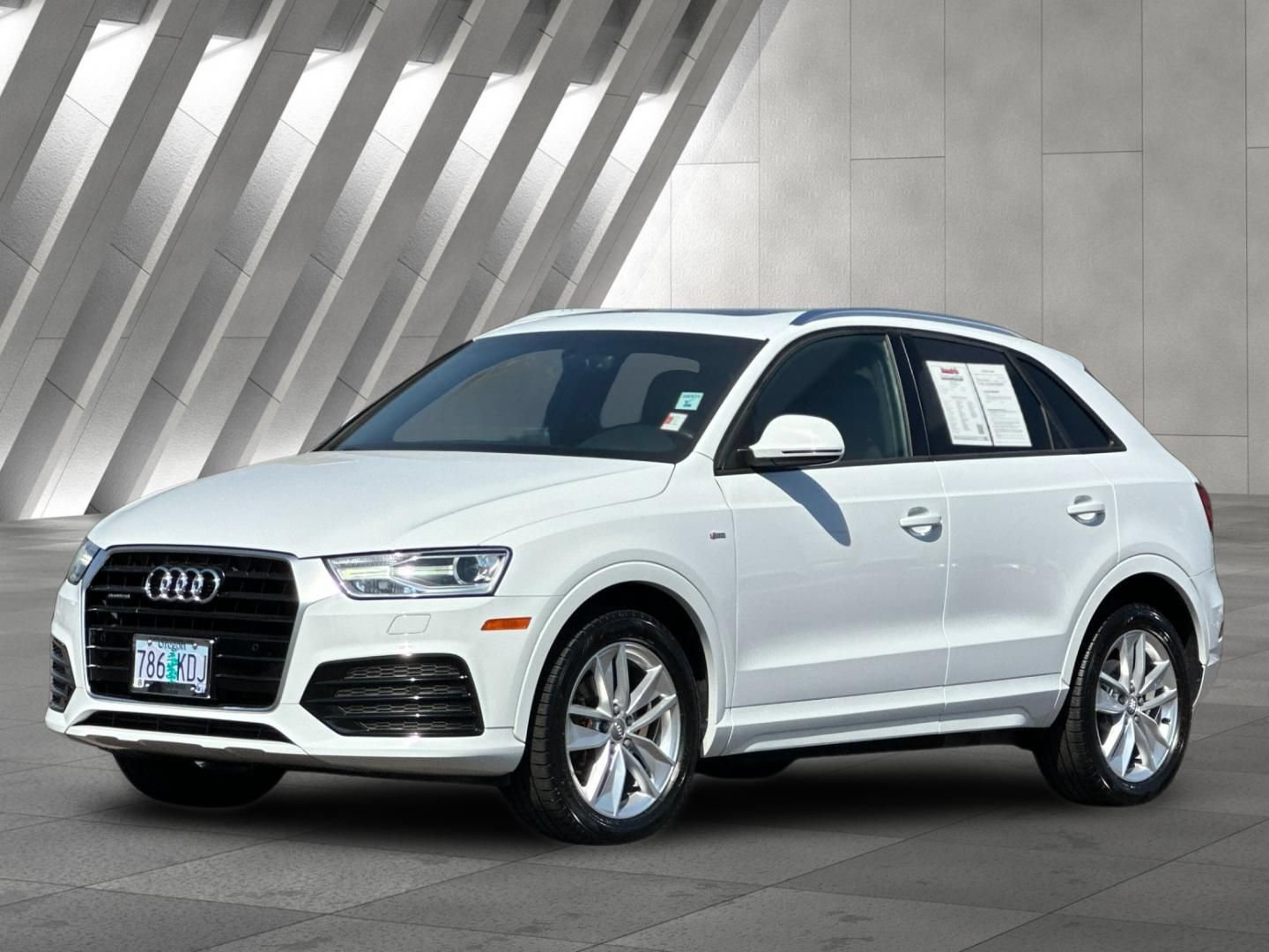 Used 2018 Audi Q3 2.0T Premium w/ Convenience Package AWD/4WD image 8