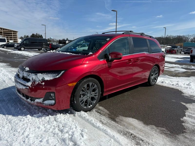 Used 2025 Honda Odyssey Touring image 3