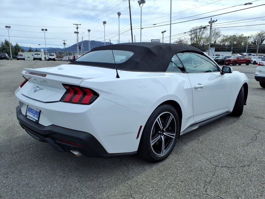 Used 2024 Ford Mustang Premium image 4
