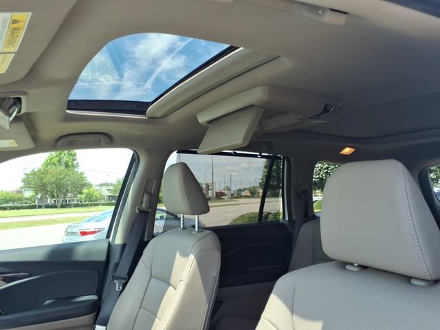Used 2022 Honda Pilot Elite image 16