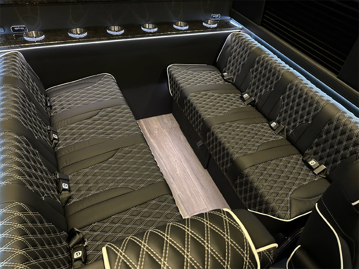 Used 2024 Mercedes-Benz Sprinter 3500 image 4