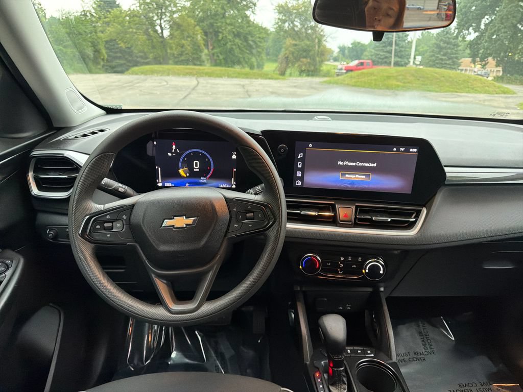 Used 2025 Chevrolet TrailBlazer LS w/ LS Convenience Package FWD image 26
