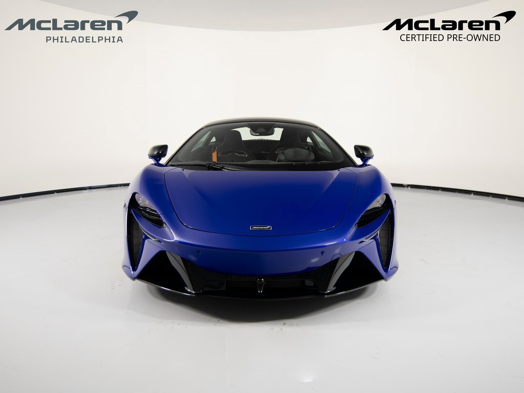 Used 2024 McLaren Artura image 2