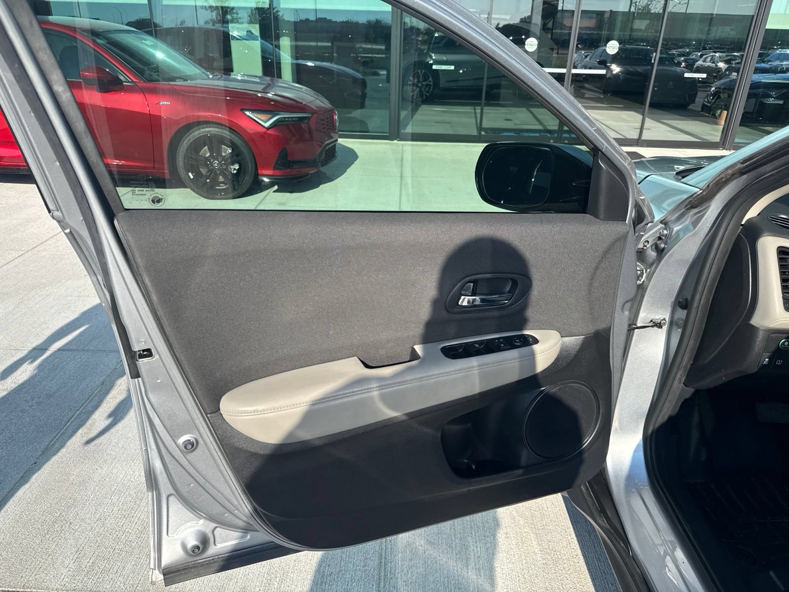 Used 2019 Honda HR-V LX image 9