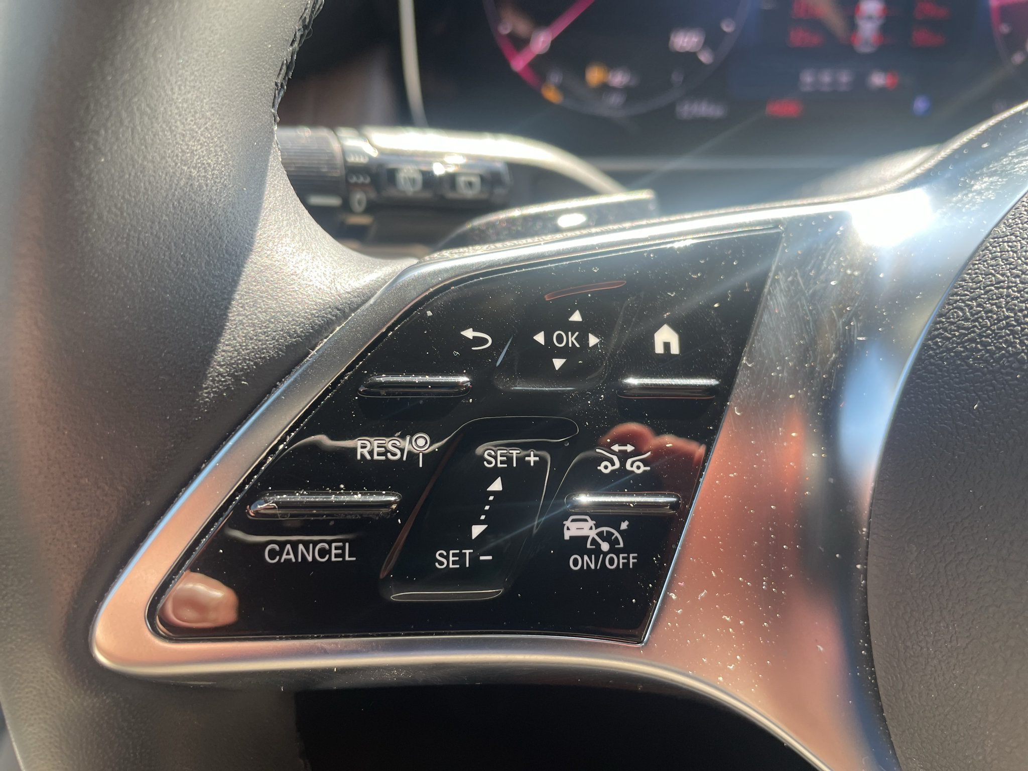 Used 2025 Mercedes-Benz GLC 300 4MATIC image 21