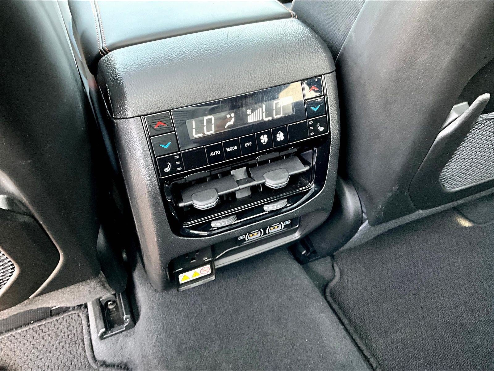 Used 2025 Jeep Grand Cherokee Summit w/ MOPAR Finishing Package AWD/4WD image 10