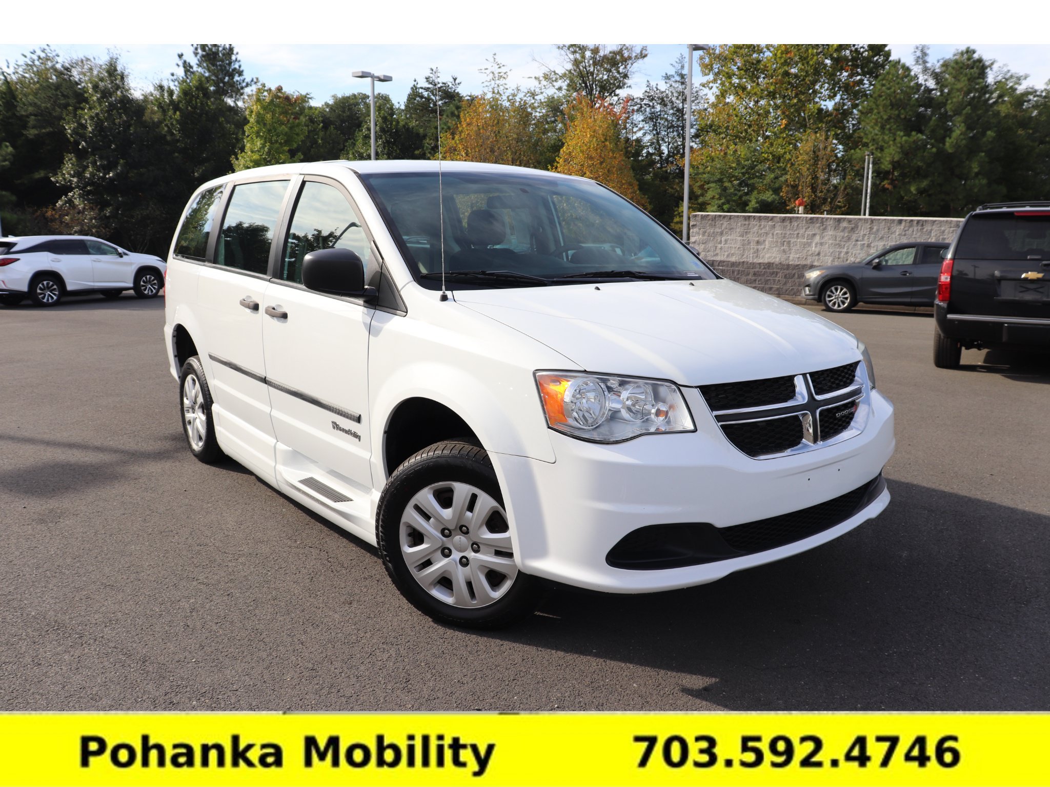 Used 2015 Dodge Grand Caravan American Value Package FWD image 2