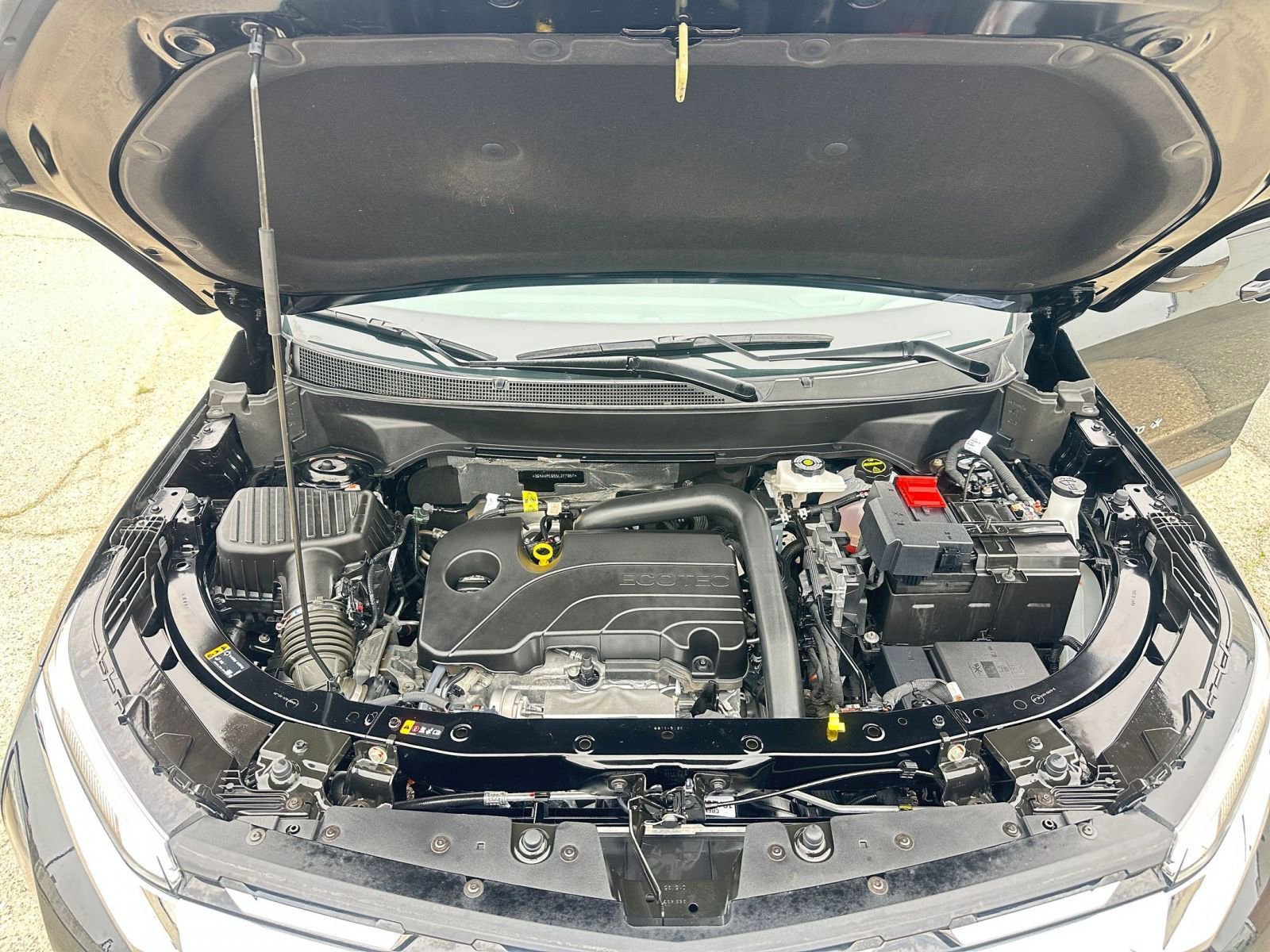 Used 2025 Chevrolet Equinox LT image 32