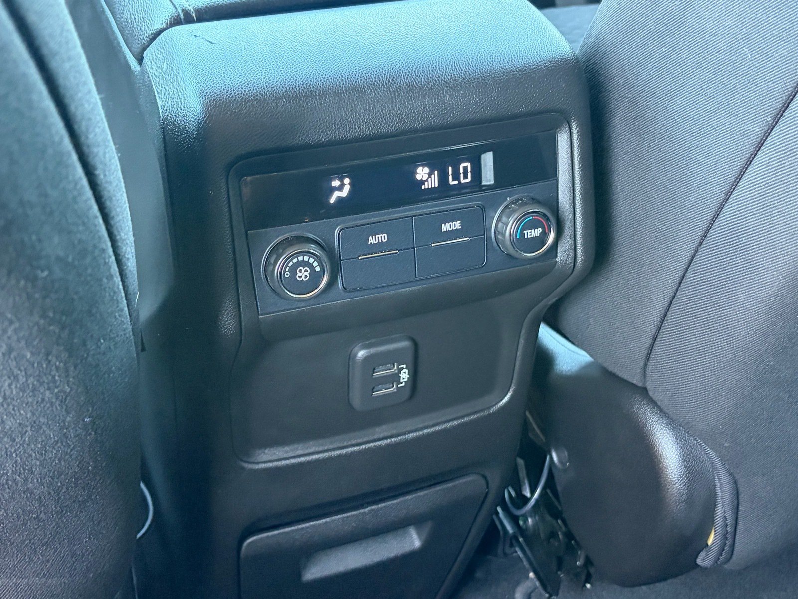 Used 2018 GMC Acadia SLE FWD image 28
