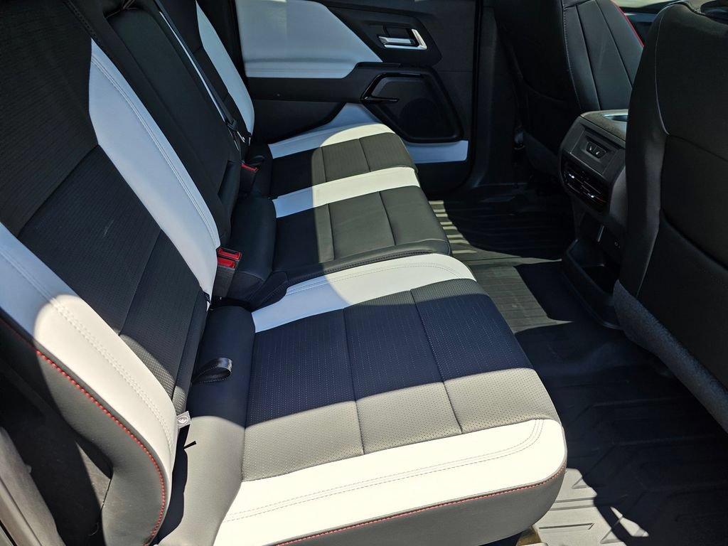 New 2026 Chevrolet Silverado EV 4x4 Crew Cab image 12