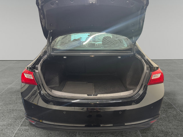 Used 2024 Chevrolet Malibu LT FWD image 13