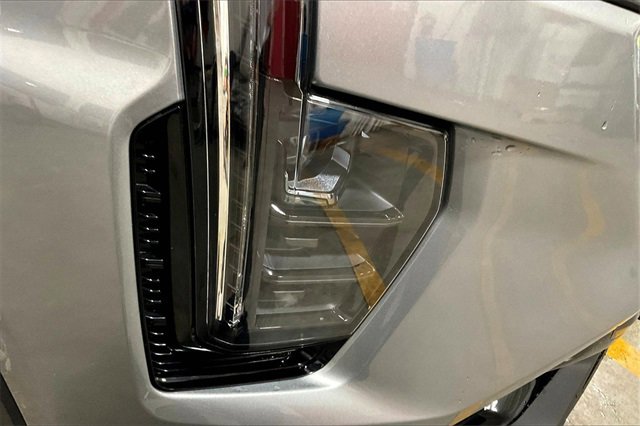 Used 2024 Cadillac XT4 Premium Luxury image 28