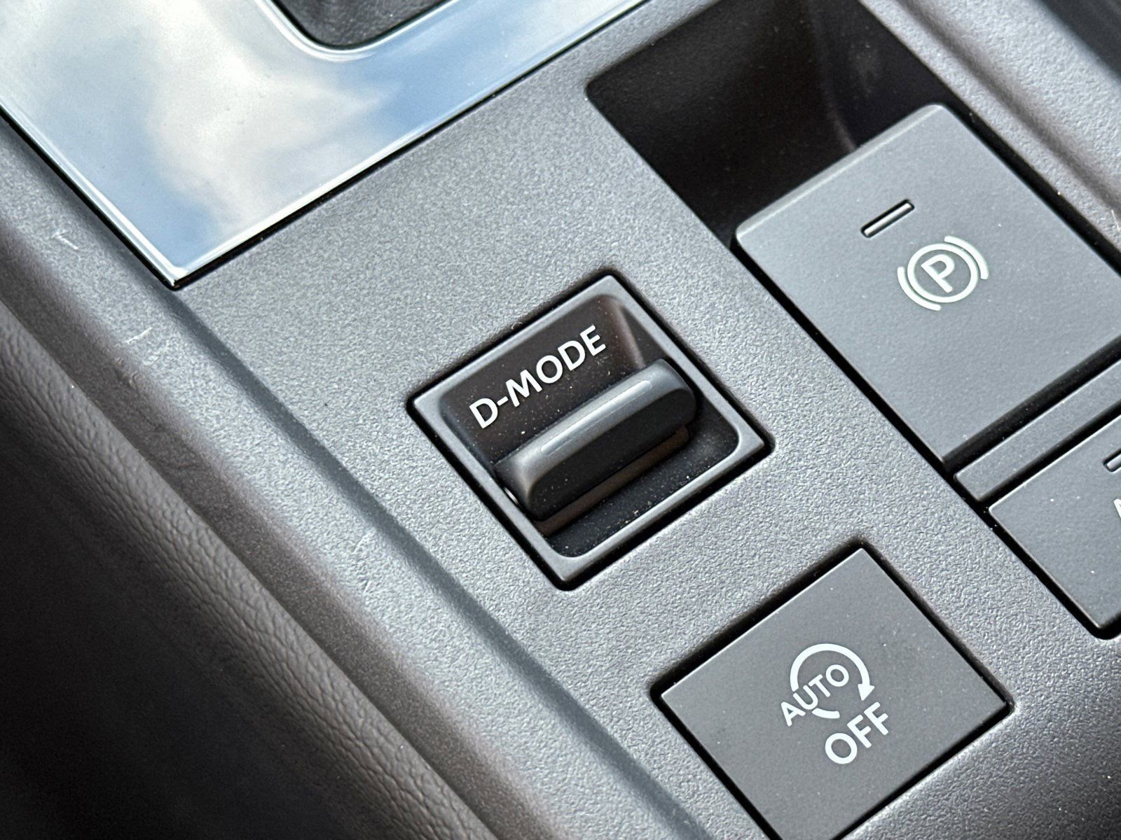 New 2026 Nissan Sentra SR w/ SR Premium Package FWD image 33