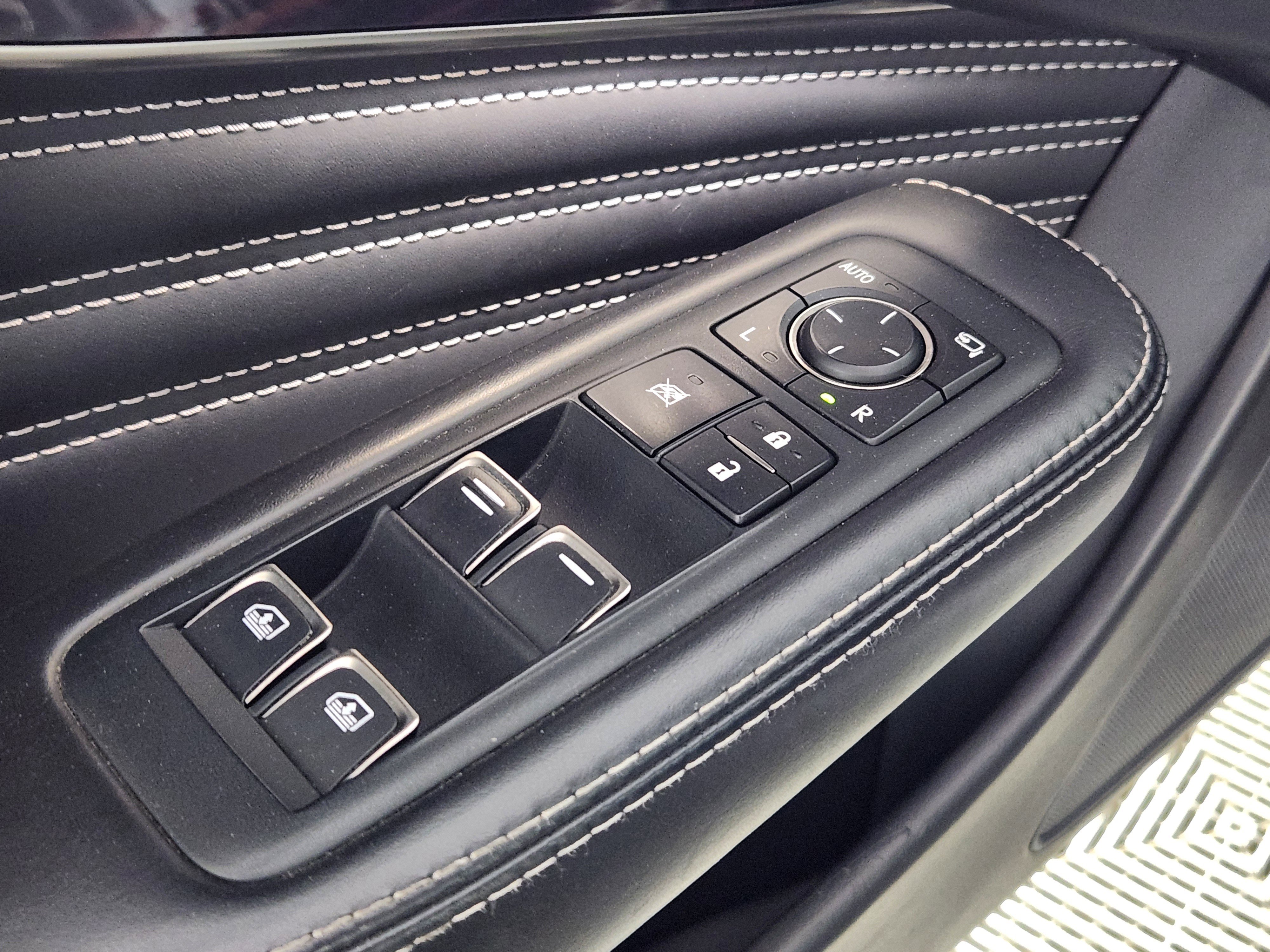 Used 2018 Lexus LS 500 LS 500 w/ Executive Package image 16