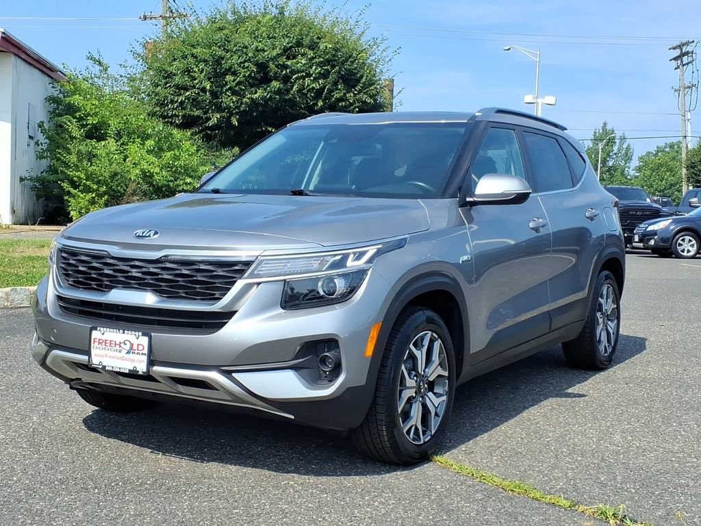 Used 2021 Kia Seltos EX AWD/4WD image 3