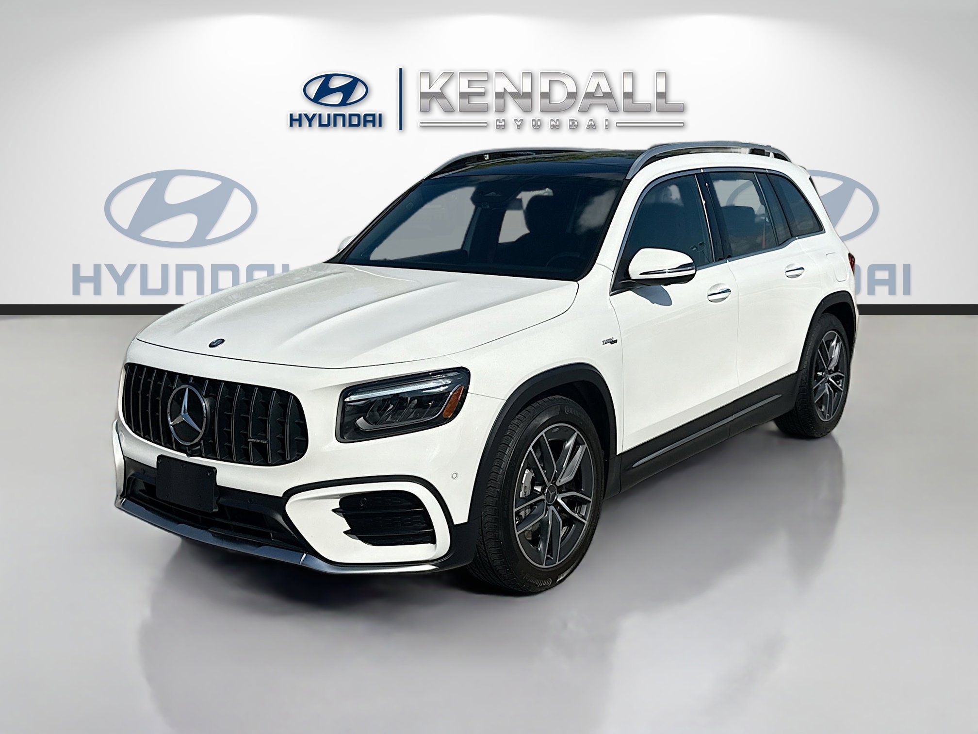 Used 2025 Mercedes-Benz GLB 35 AMG 4MATIC image 3