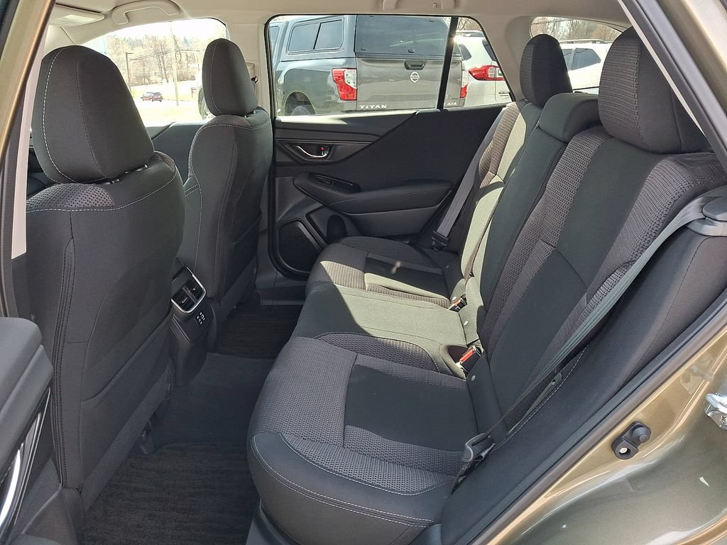 Used 2025 Subaru Outback Premium AWD/4WD image 11
