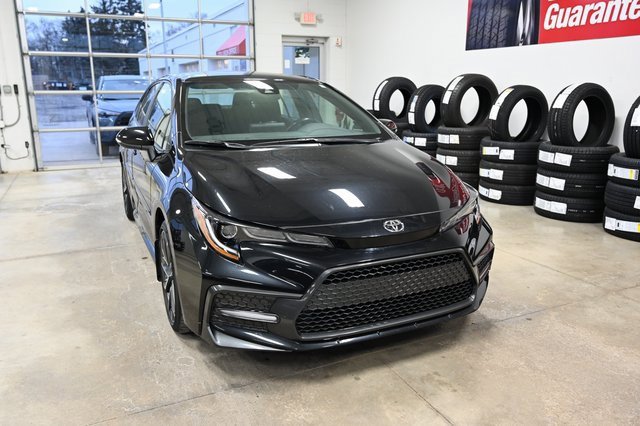 Used 2022 Toyota Corolla SE image 3