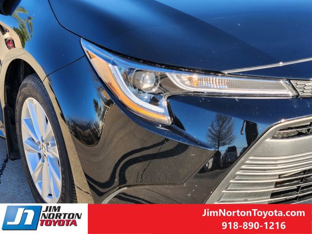 Used 2025 Toyota Corolla LE w/ LE Premium Package image 9