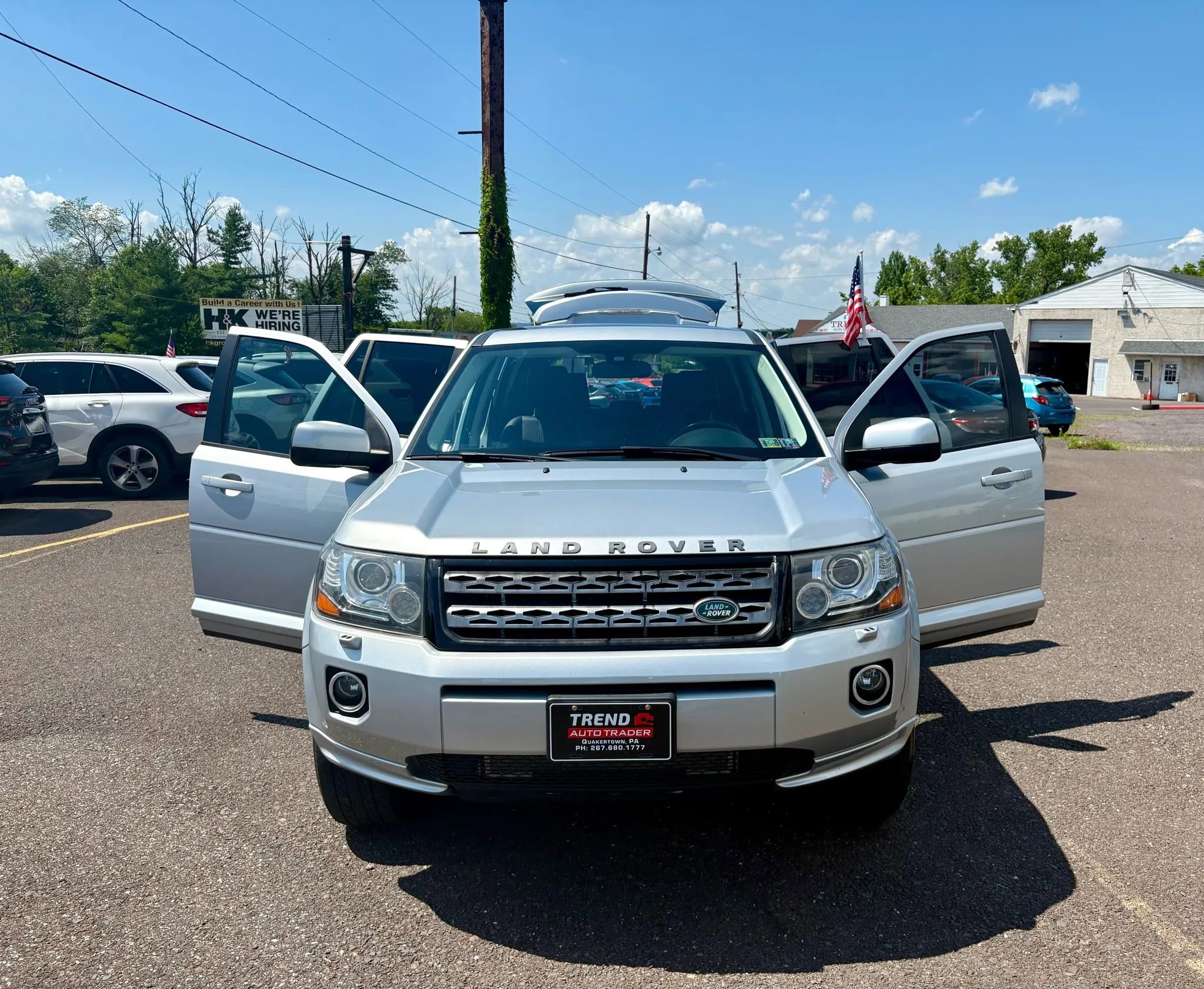 Used 2014 Land Rover LR2 HSE image 10