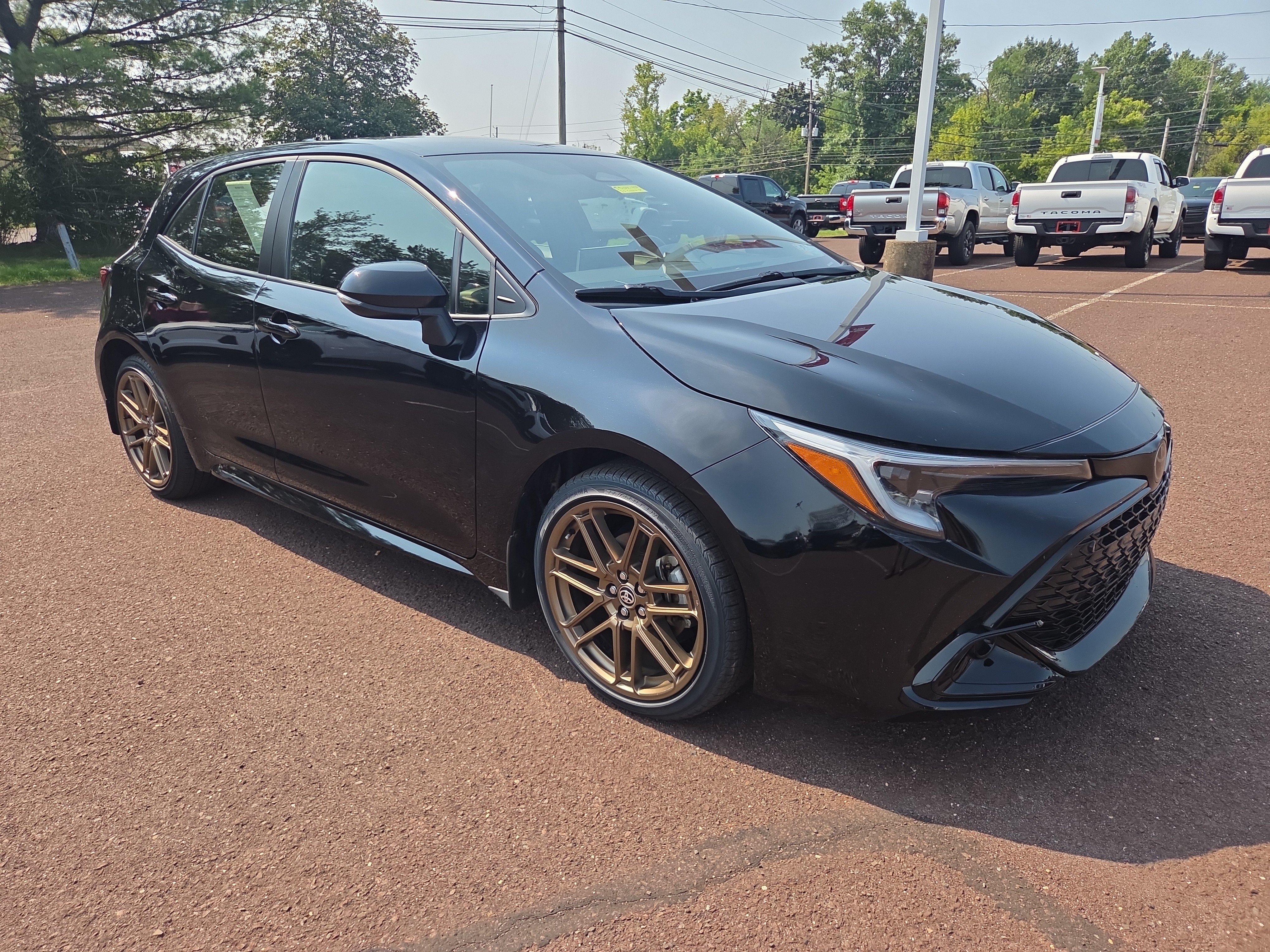 Certified 2025 Toyota Corolla Hatchback w/ SE Package FWD image 1