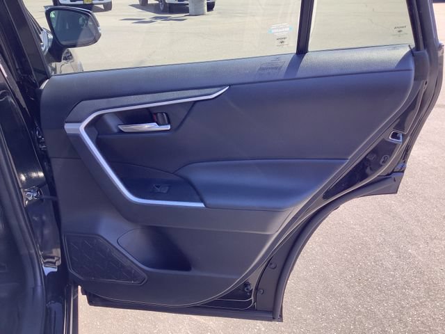 Used 2022 Toyota RAV4 XLE AWD/4WD image 34