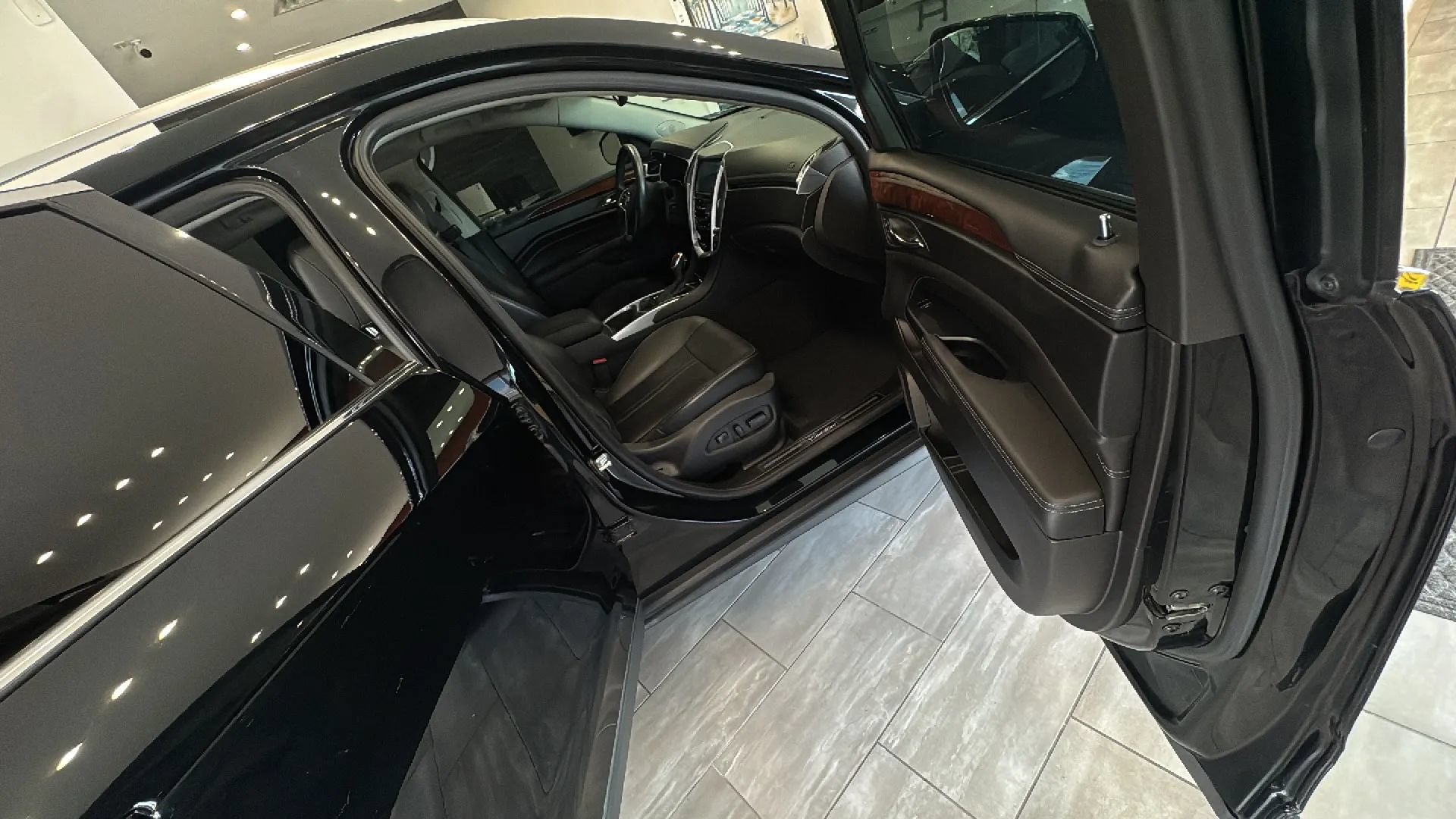 Used 2016 Cadillac SRX Premium FWD image 18