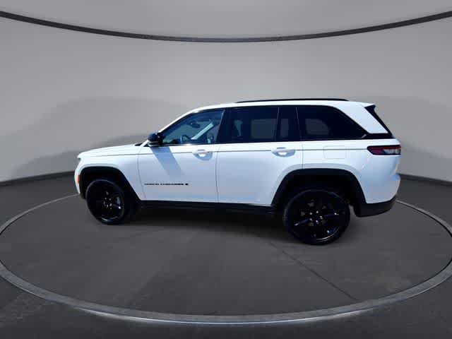 Used 2023 Jeep Grand Cherokee Limited w/ Black Appearance Package AWD/4WD image 5