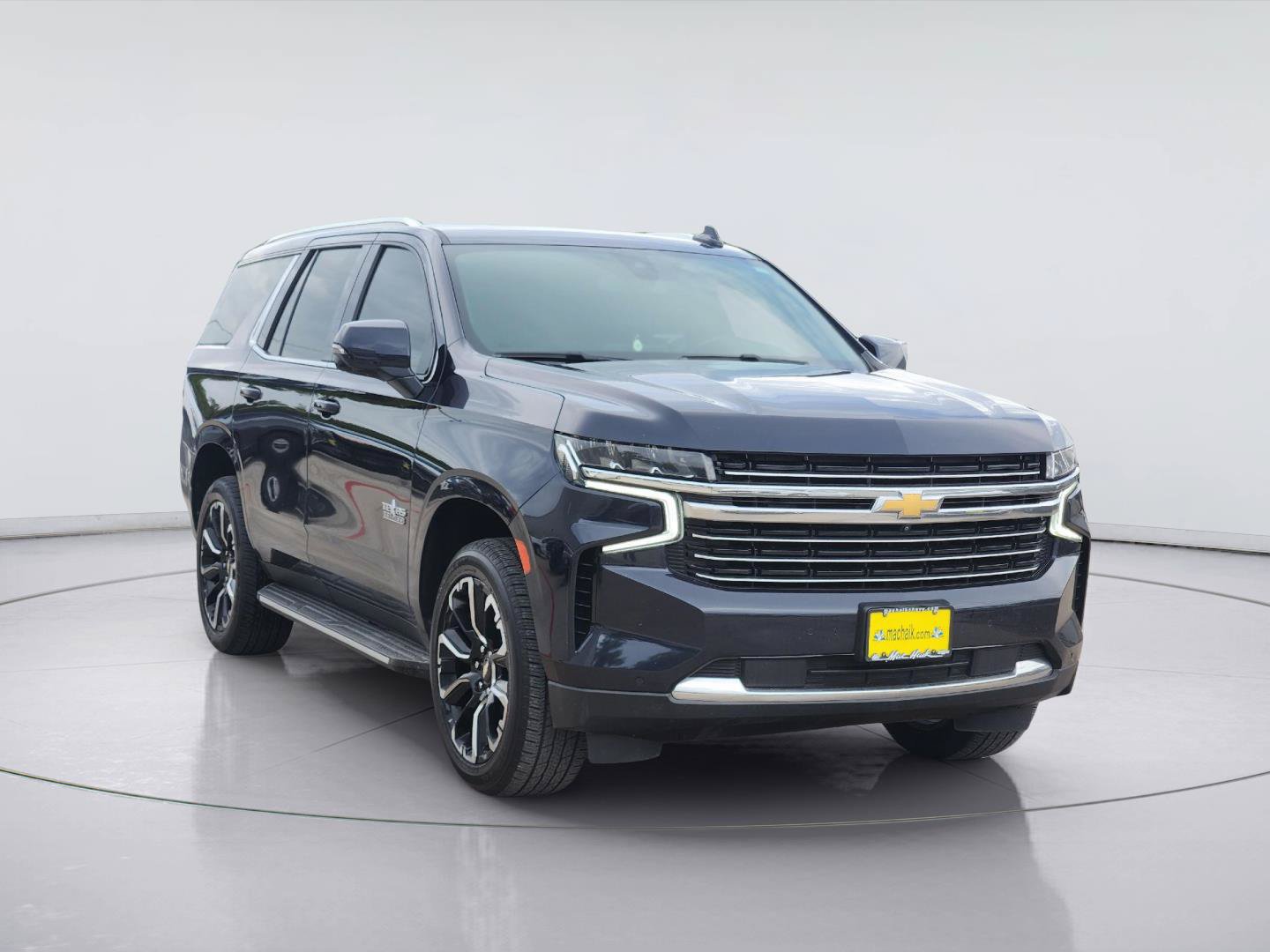 Used 2022 Chevrolet Tahoe LT w/ Luxury Package RWD image 3