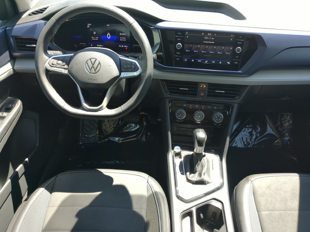 Certified 2023 Volkswagen Taos SE w/ Panoramic Sunroof Package FWD image 14