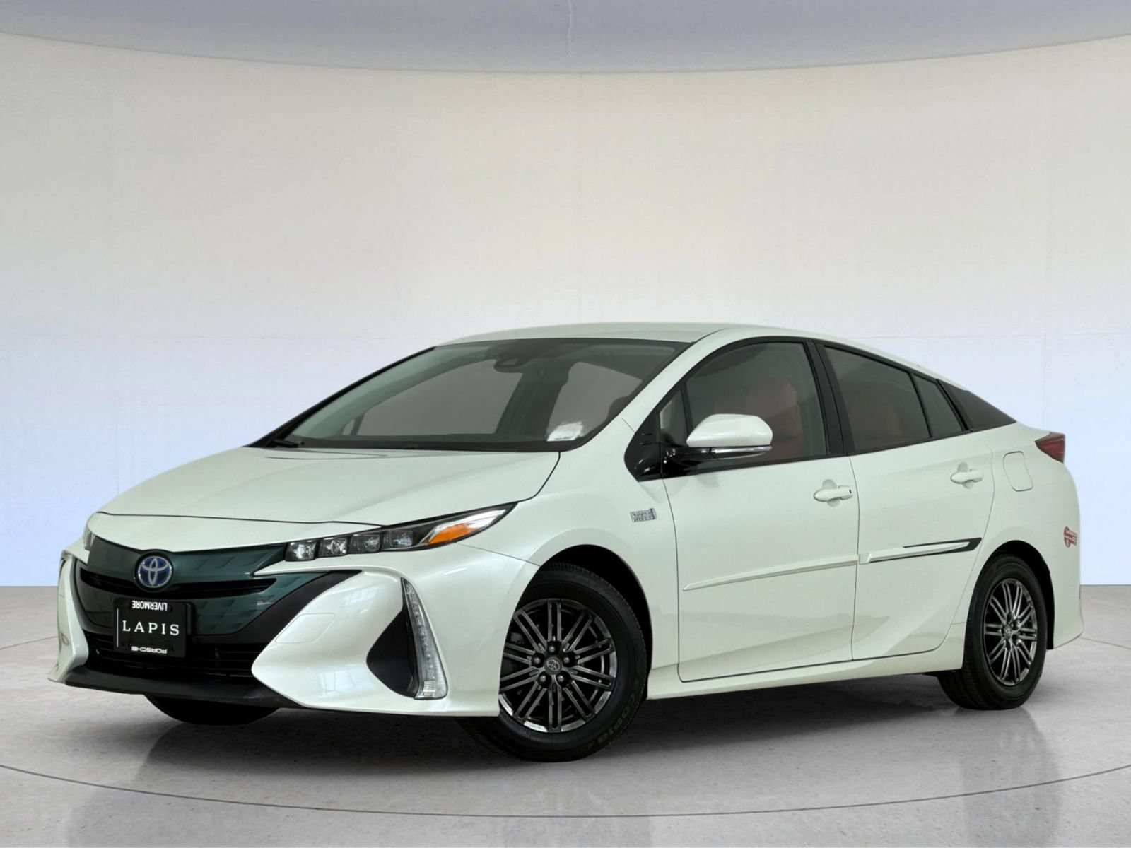 Used 2017 Toyota Prius Prime Premium FWD image 1