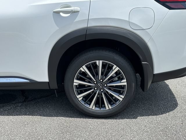 New 2026 Nissan Pathfinder Platinum AWD/4WD image 16