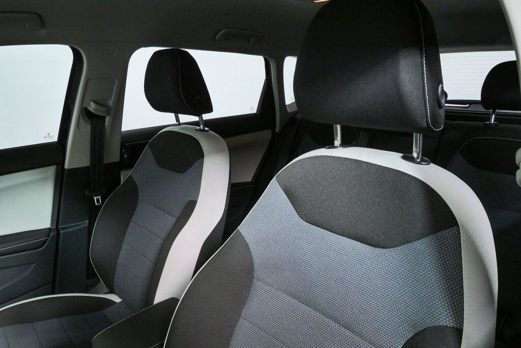 Used 2025 Volkswagen Taos S FWD image 5