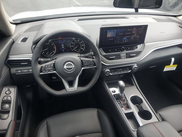 New 2026 Nissan Altima 2.5 SR w/ SR Midnight Edition Package FWD image 9