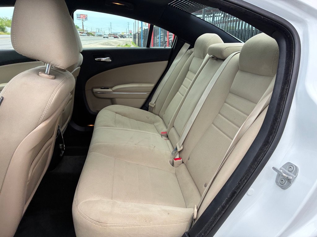 Used 2013 Dodge Charger SE RWD image 30