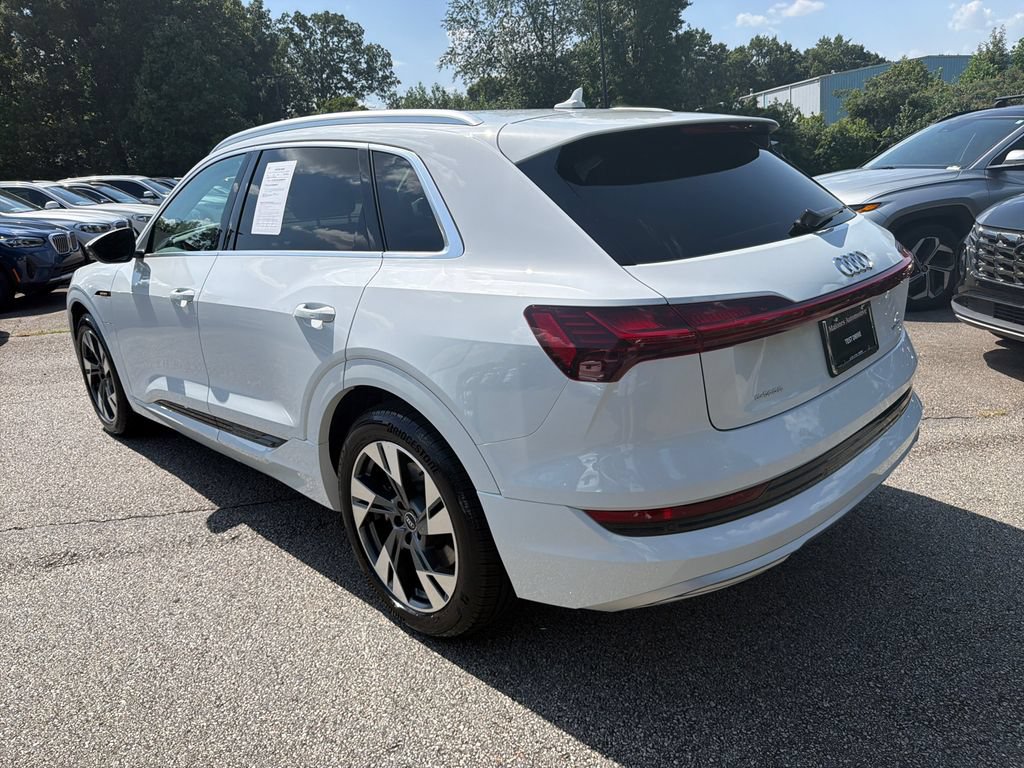 Used 2022 Audi e-tron Premium AWD/4WD image 5