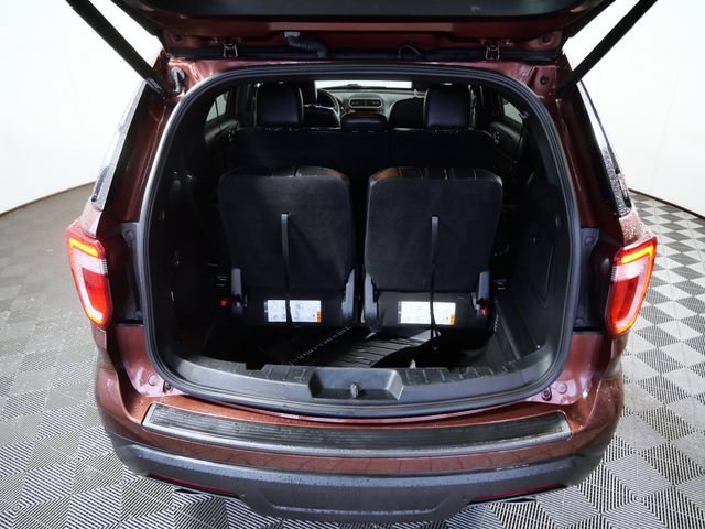 Certified 2018 Ford Explorer XLT w/ Equipment Group 202A AWD/4WD image 9