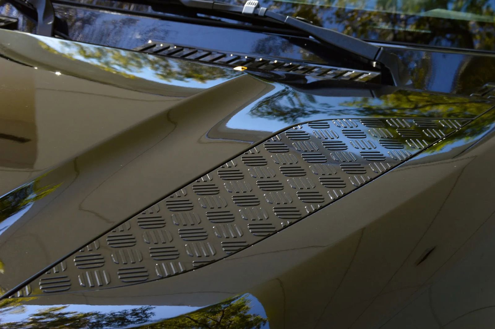 Used 2025 Land Rover Defender 130 V8 image 25