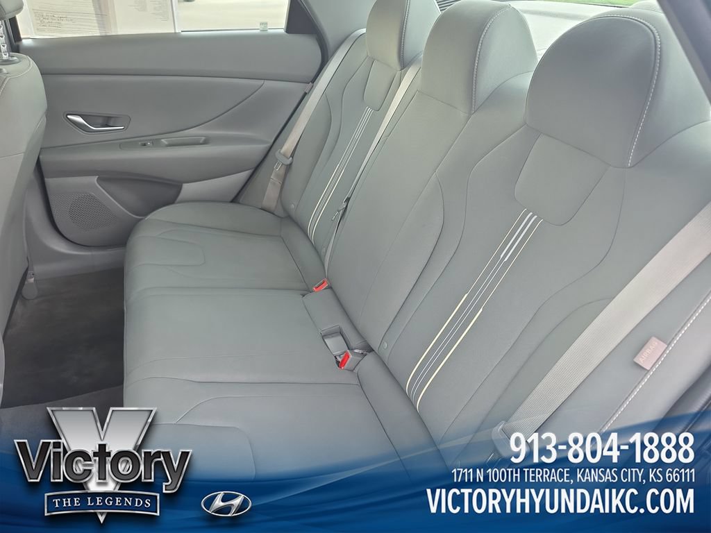 Used 2024 Hyundai Elantra SEL FWD image 25